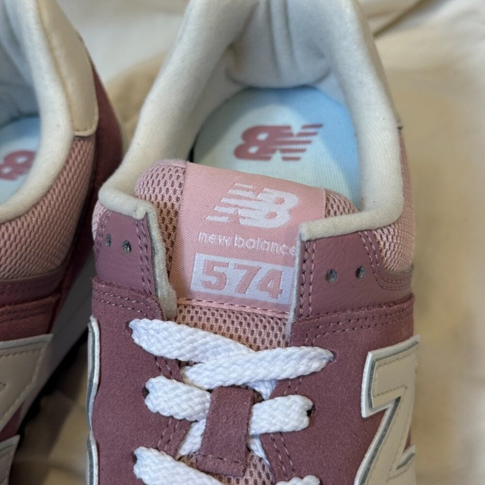 BRAND NEW New Balance 574 V2 Unisex Lace Up Joggers - Picture 2 of 5